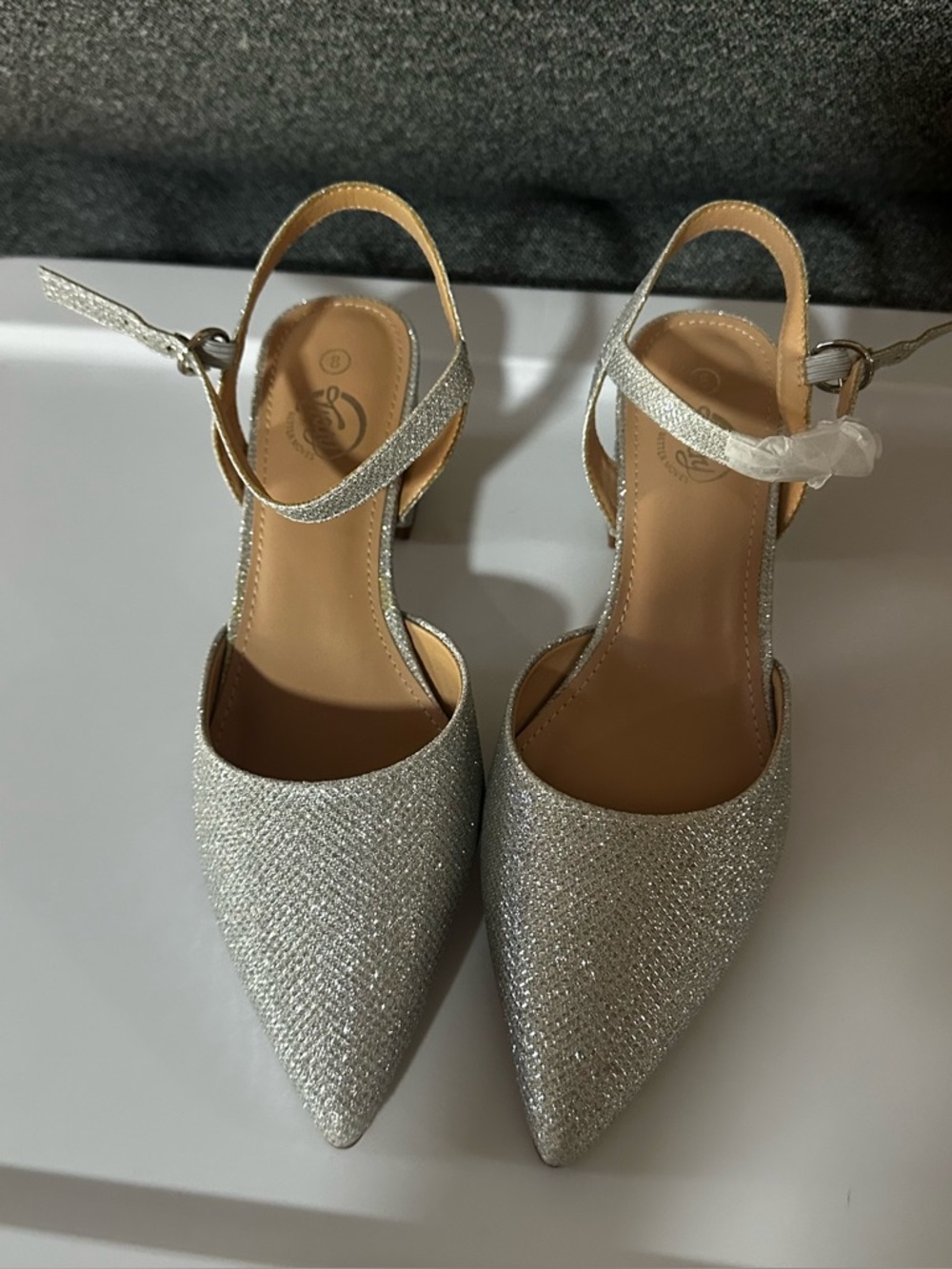 Silver Sparkle Trary Comfort Moves Closed Toe Size 8 Brand New